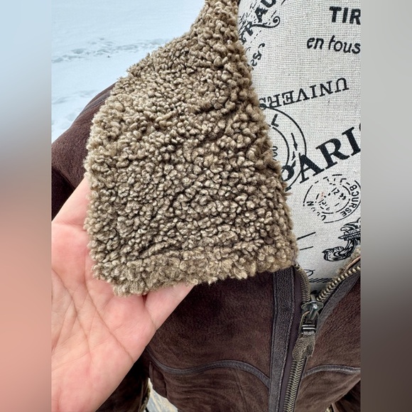 ✨ Vintage Danier Essentials Shearling Jacket ✨ - Picture 10 of 17